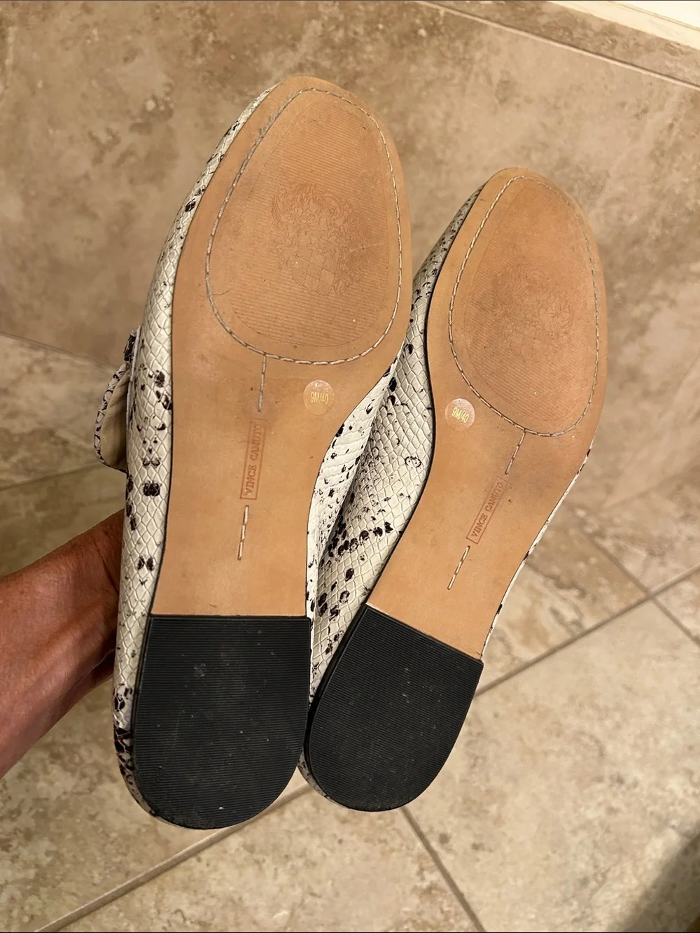 Vince Camuto Cream Leather Snake Print Loafers NWOT Sz 9 - Picture 7 of 7